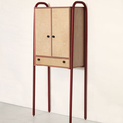 Piètement en métal laqué et verni en rouge satiné