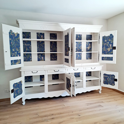 Buffet double corps en chêne - Laqué blanc + vernis mat + papier peint
