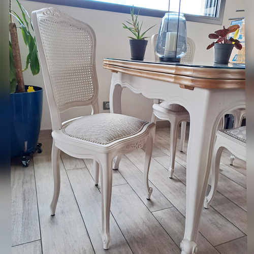Chaises en hêtre - Laqué beige + vernis mat