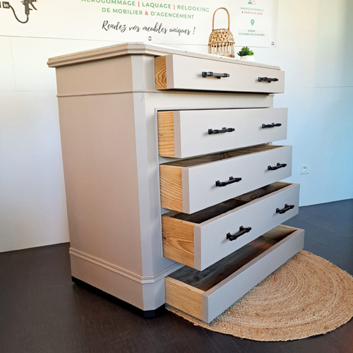 Commode en noyer et pin - Laqué beige mat