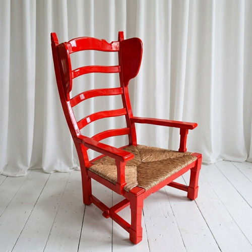 Fauteuil à oreilles - Laqué rouge + vernis brillant